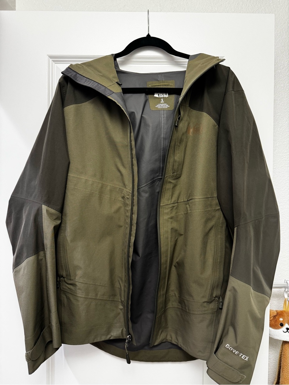 REI GORE-TEX Olive & Dark Olive Men's Waterproof Hooded Jacket